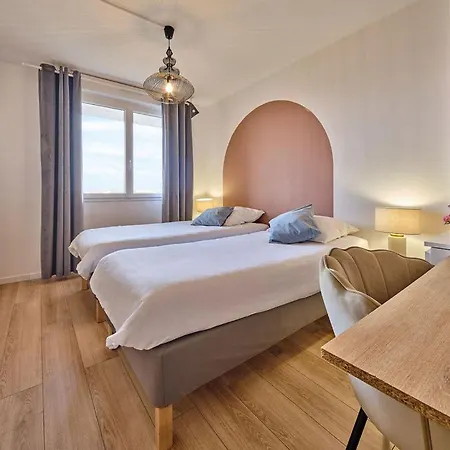 - 3 Bedrooms Parking Free Netflix Lägenhet *