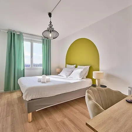 - 3 Bedrooms Parking Free Netflix Apartment Troyes
